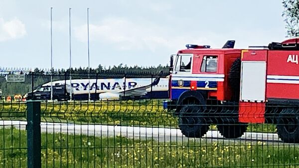 Самолет Boeing 737-8AS авиакомпании Ryanair в аэропорту Минска