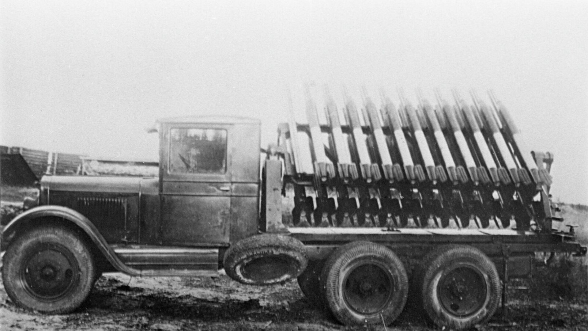 Боевая реактивная установка Катюша Боевая реактивная установка Катюша - РИА Новости, 1920, 14.07.2021