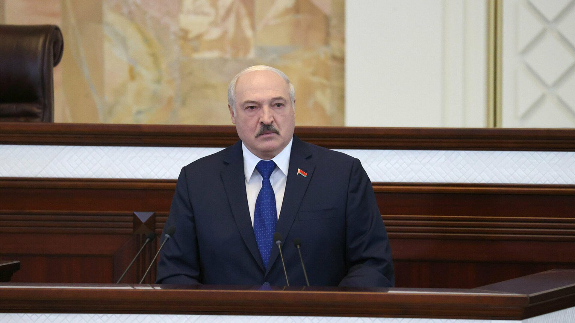 Президент Белоруссии Александр Лукашенко во время выступления в парламенте - РИА Новости, 1920, 26.05.2021