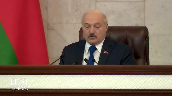 Лукашенко пригласил Путина с Байденом в Минск
