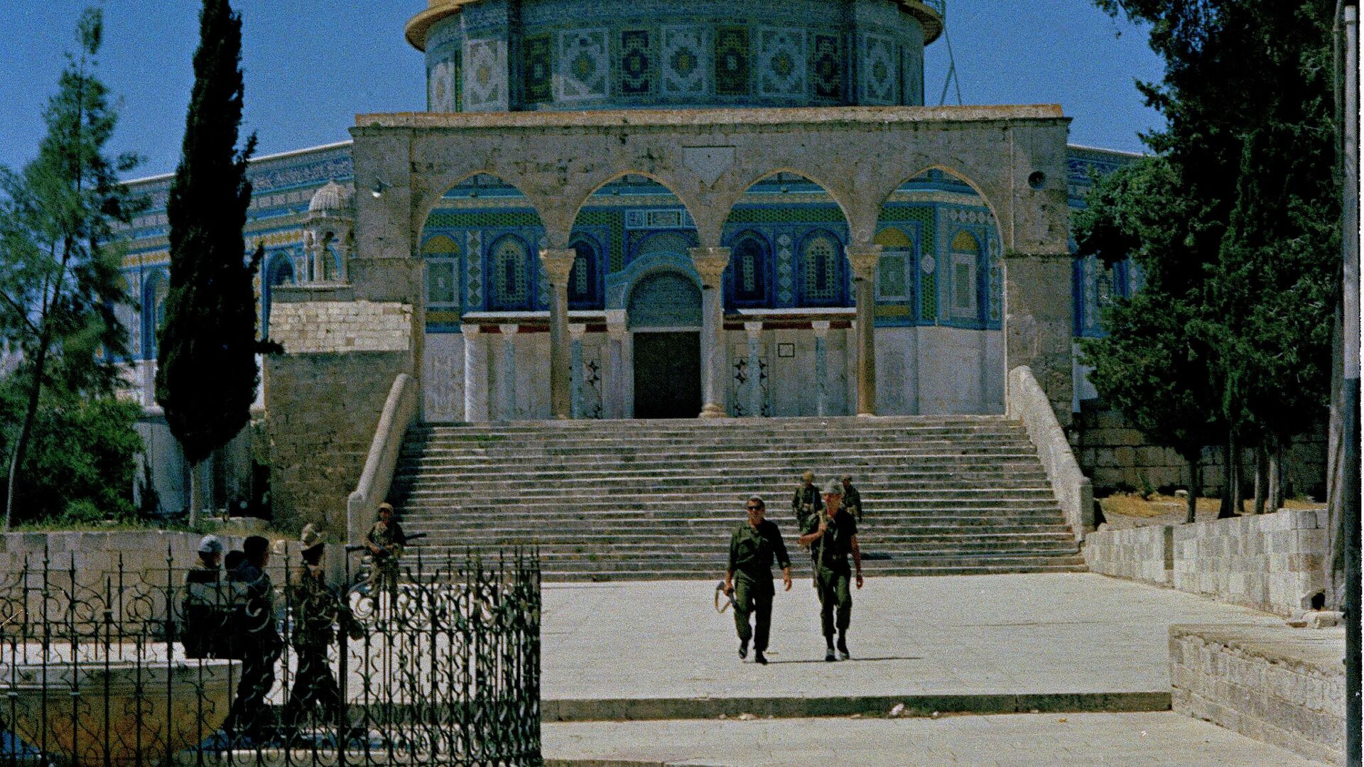 Израильские солдаты на Храмовой горе. 1967 год - РИА Новости, 1920, 18.07.2021