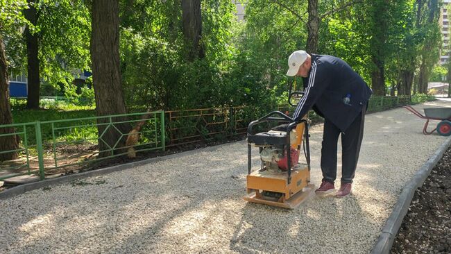 В трех районах Липецка приступили к благоустройству скверов