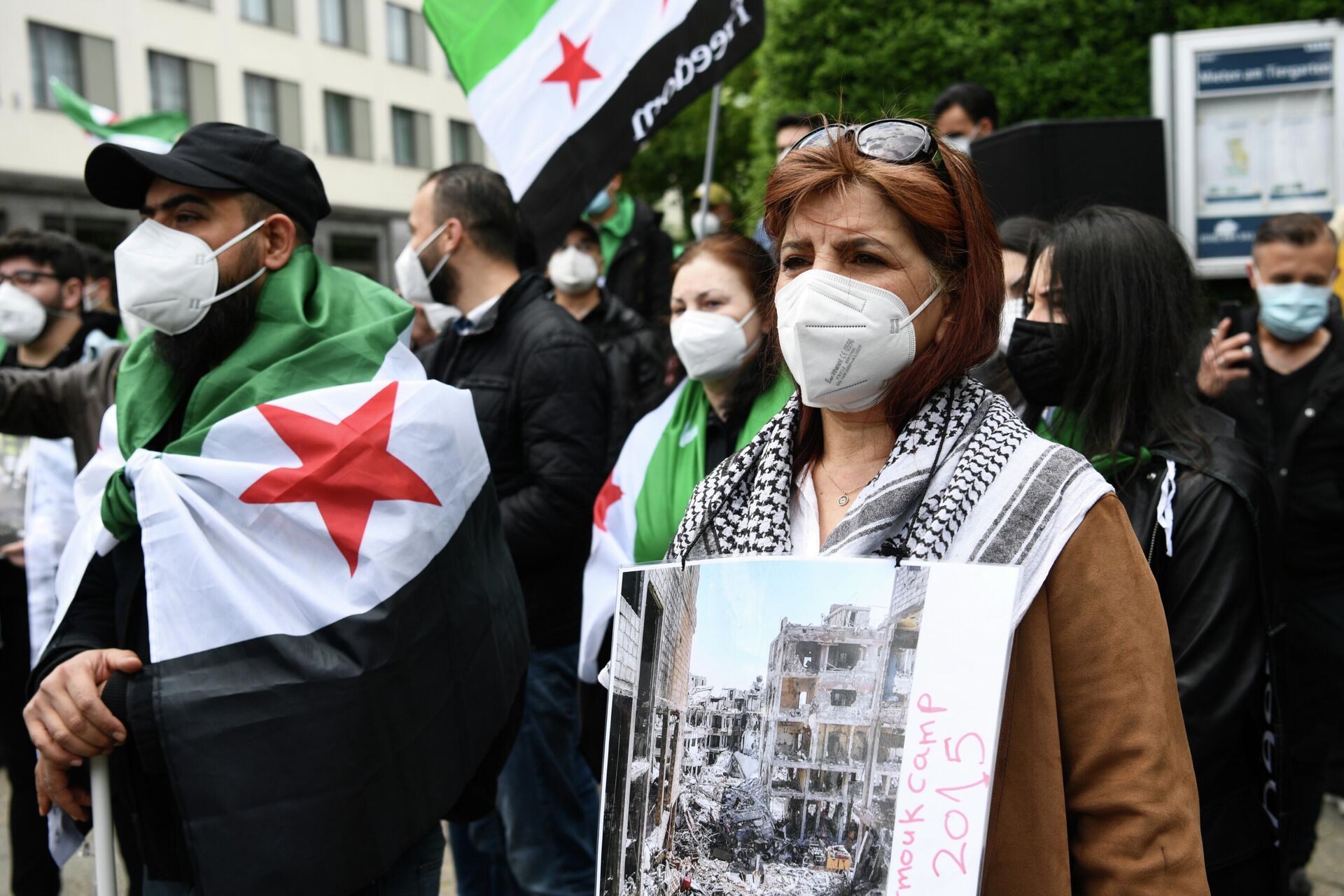 Акция протеста против переизбрания президента Сирии Башара Асада возле посольства Сирии в Берлине, Германия - РИА Новости, 1920, 27.05.2021