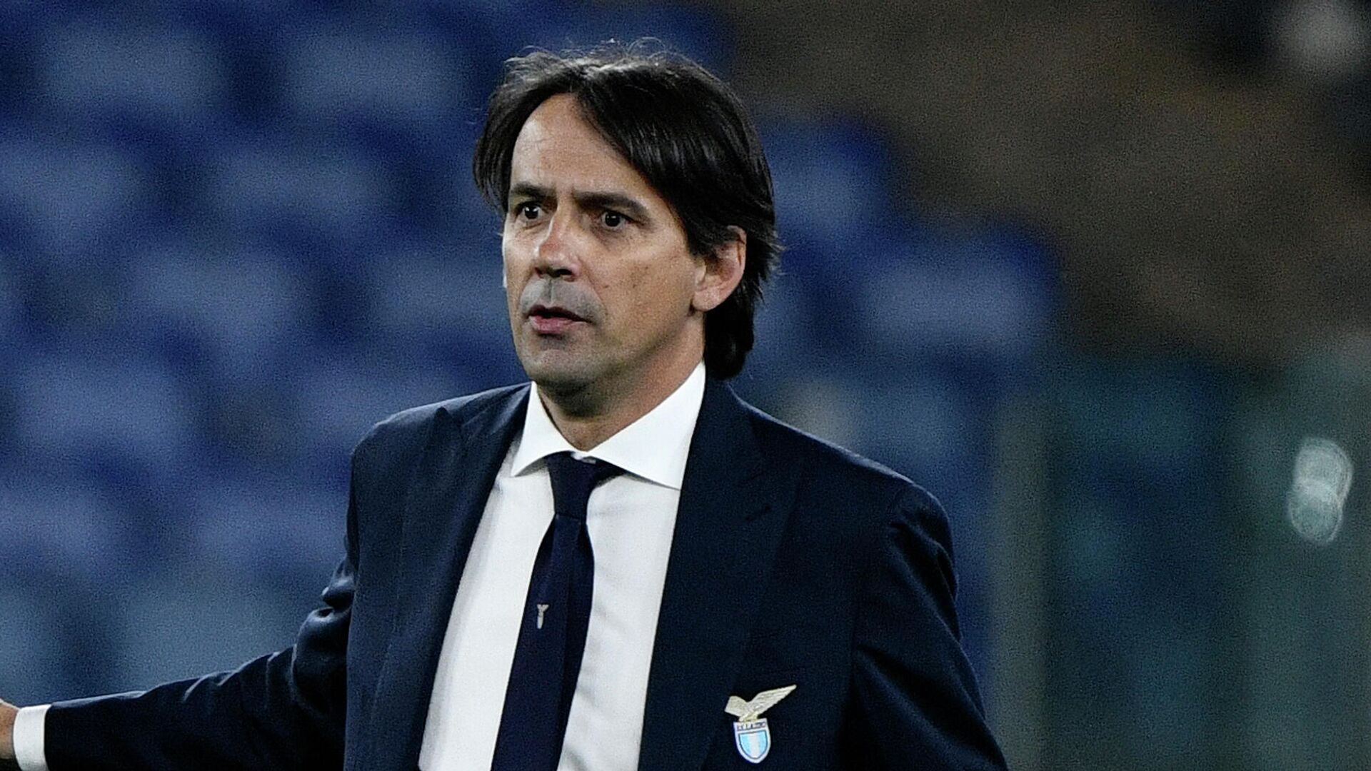 Lazio's Italian coach Simone Inzaghi (R) greets AC Milan's Italian coach Stefano Pioli (L) at the end of the Italian Serie A football match between Lazio and Ac Milan on April 26, 2021 at the Olympic stadium in Rome. (Photo by Filippo MONTEFORTE / AFP) - РИА Новости, 1920, 27.05.2021