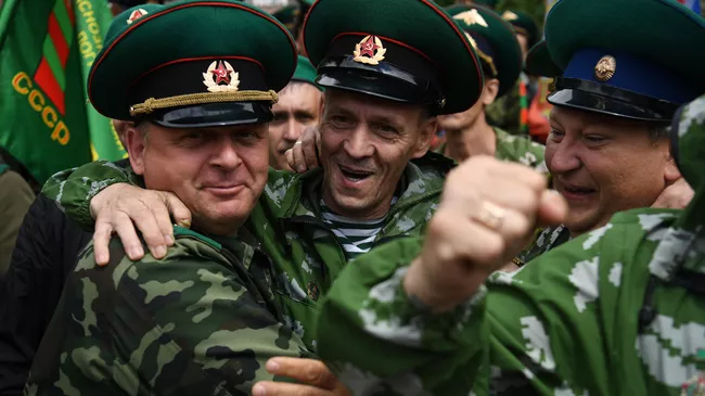 Пограничники в запасе празднуют День пограничных войск