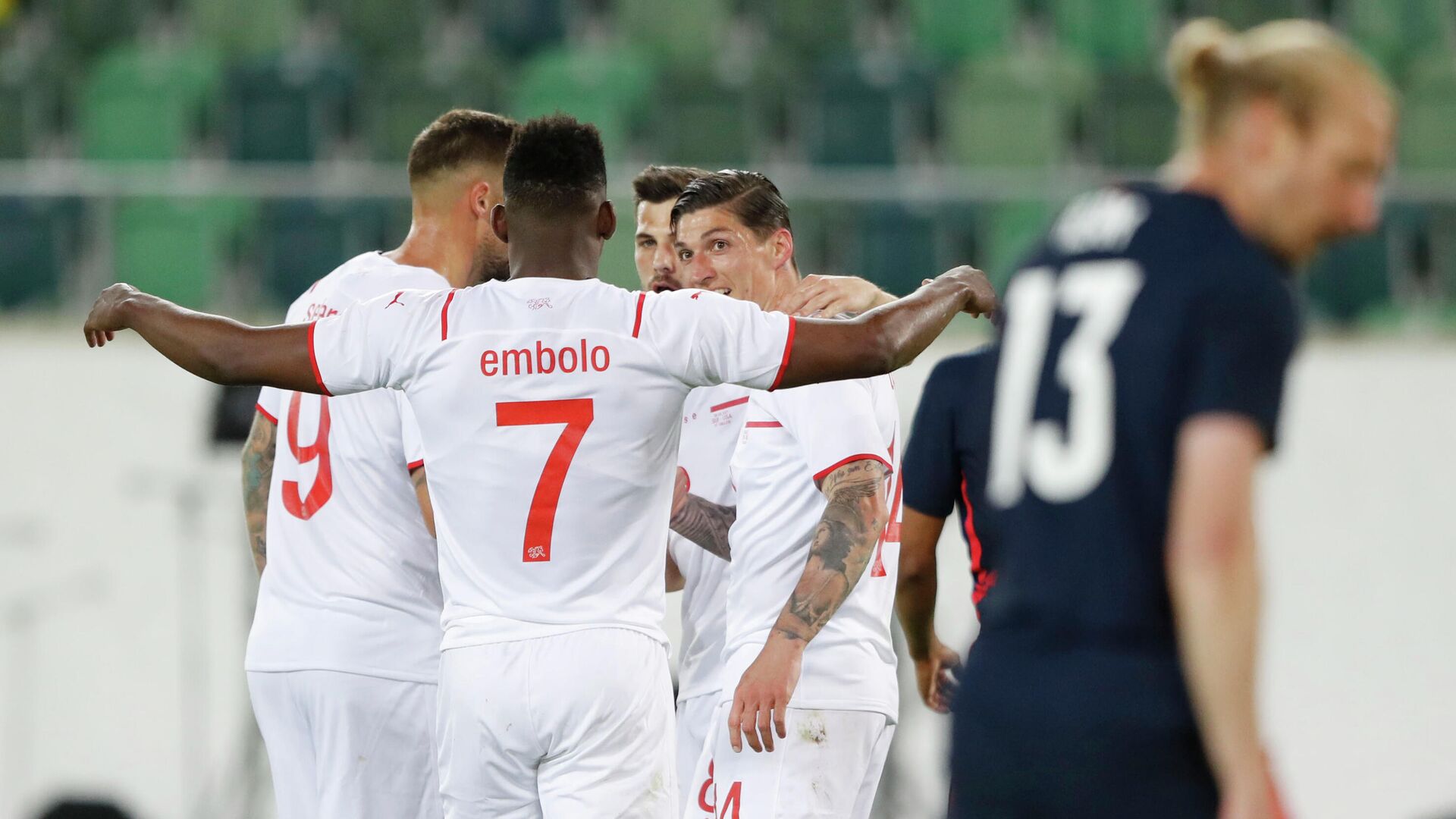 Soccer Football - International Friendly - Switzerland v United States - Kybunpark, St. Gallen, Switzerland - May 30, 2021 Switzerland's Steven Zuber celebrates scoring their second goal with teammates REUTERS/Arnd Wiegmann - РИА Новости, 1920, 30.05.2021