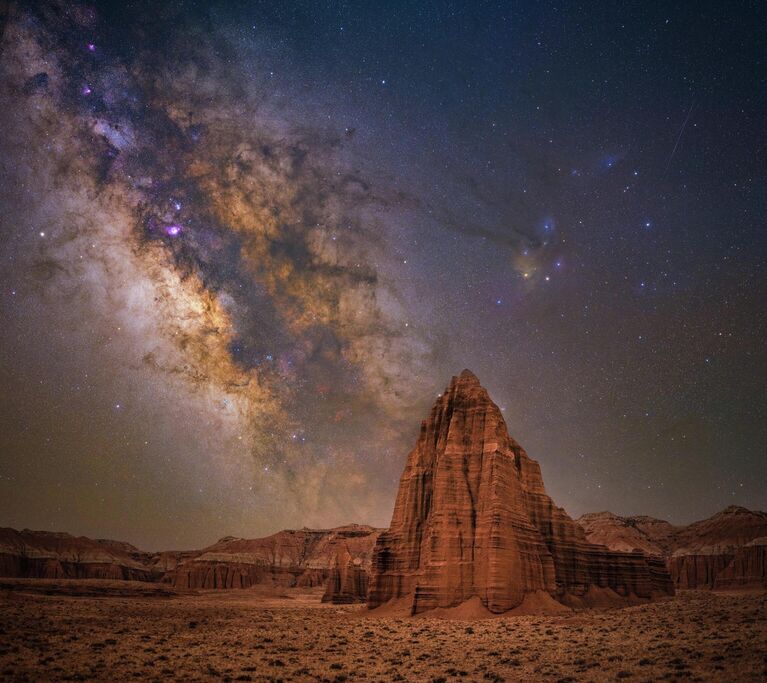 Работа фотографа Bryony Richards “Temple of the sun” в фотоконкурсе 2021 Milky Way photographer of the year