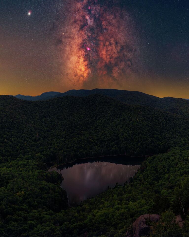 Работа фотографа Daniel Stein “ADK Magic” в фотоконкурсе 2021 Milky Way photographer of the year