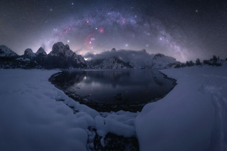 Работа фотографа Pablo Ruiz “Riaño” в фотоконкурсе 2021 Milky Way photographer of the year