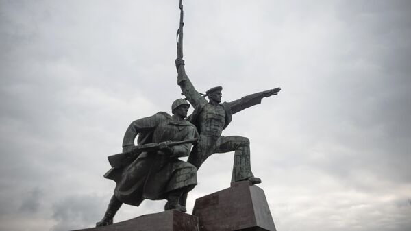 Монумент Солдат и Матрос на мысе Хрустальном в Севастополе,