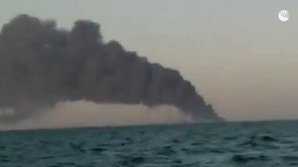 Кадры пожара на иранском судне Kharg