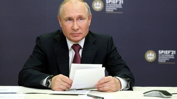 LIVE: Выступление Владимира Путина на пленарном заседании ПМЭФ-2021