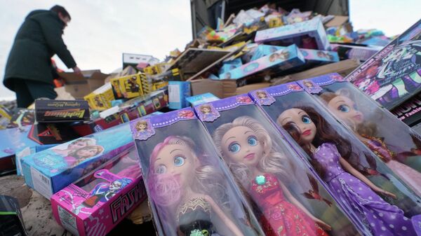Уничтожение контрафактной партии детских игрушек на полигоне ТБО