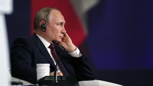Президент России Владимир Путин на пленарном заседании в рамках Петербургского международного экономического форума — 2021
