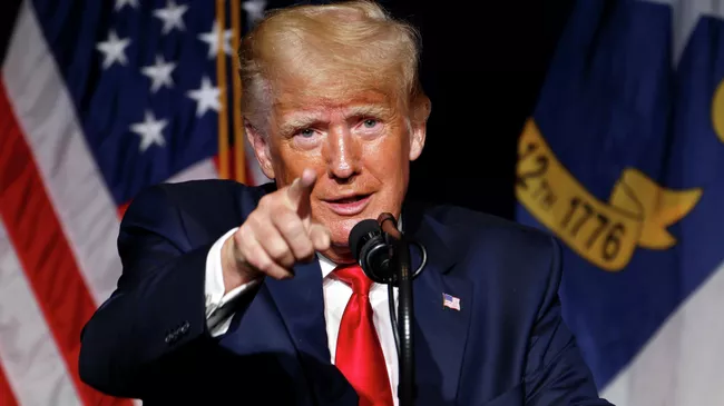 Дональд Трамп выступает на съезде республиканцев Северной Каролины