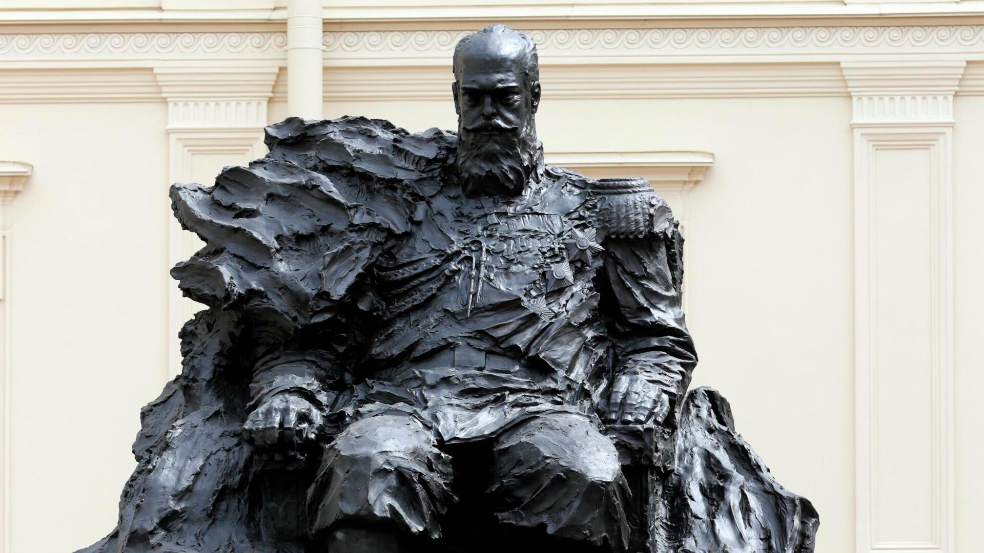 Памятник императору Александру III в Гатчине - РИА Новости, 1920, 06.06.2021