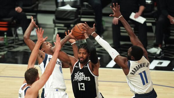 Игровой момент матча НБА Лос-Анджелес Клипперс - Даллас Маверикс