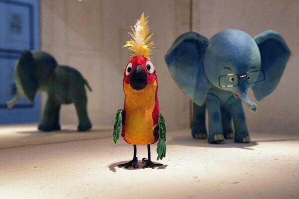 Куклы-персонажи Попугай и Слоненок из мультфильма 38 попугаев на выставке
