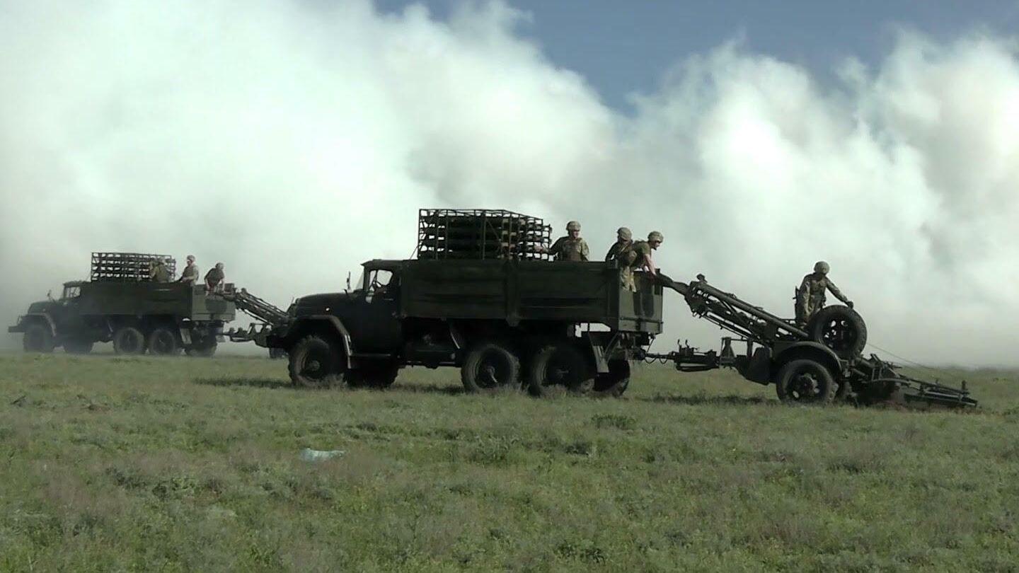 Учения украинских военных на границе с Крымом - РИА Новости, 1920, 09.06.2021