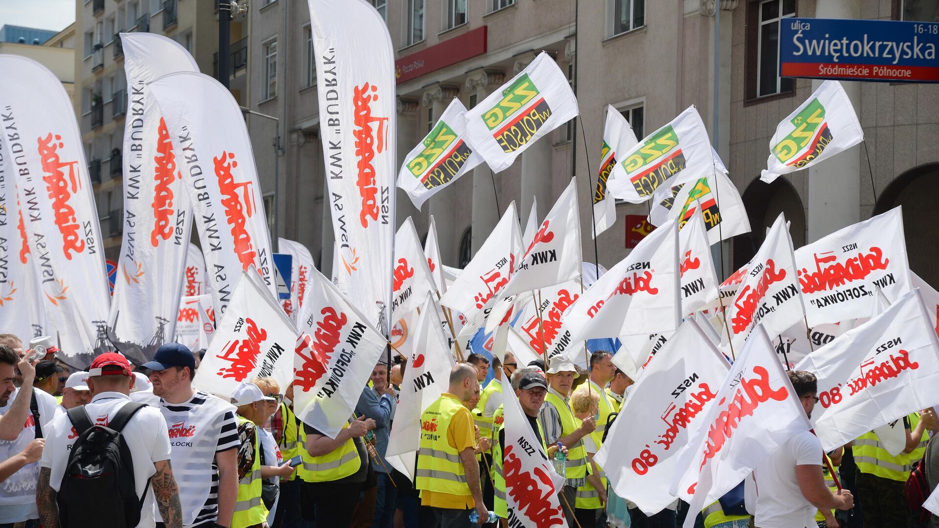 Участники акции протеста польских шахтеров и работников топливно-энергетического сектора в Варшаве - РИА Новости, 1920, 09.06.2021