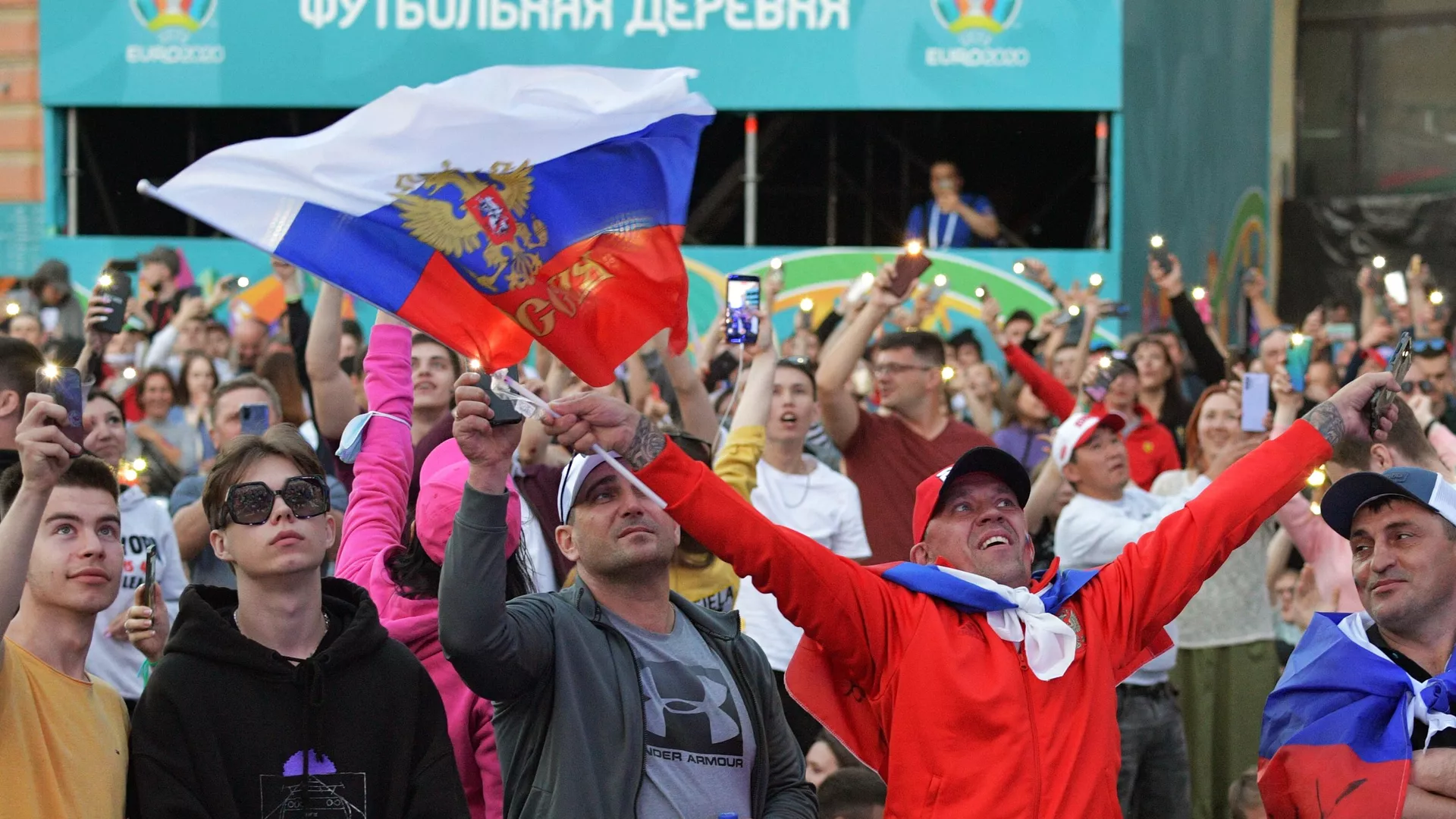 Просмотр матча ЧЕ-2020 по футболу между сборными Бельгии и России - РИА Новости, 1920, 14.06.2021