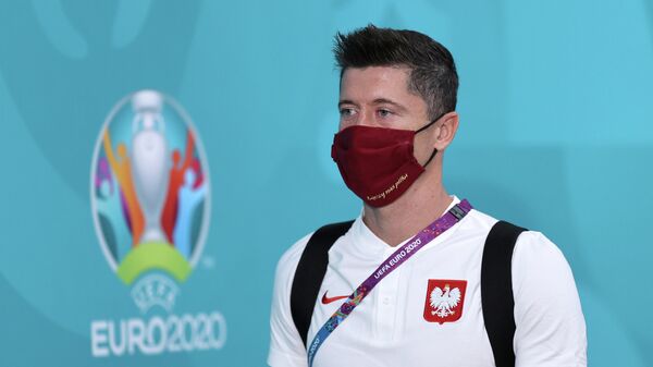Нападающий сборной Польши Роберт Левандовски