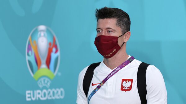 Нападающий сборной Польши Роберт Левандовски