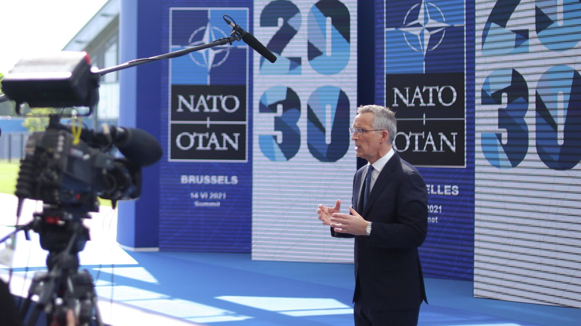 Генеральный секретарь НАТО Йенс Столтенберг проводит пресс-конференцию перед саммитом НАТО в Брюсселе - РИА Новости, 1920, 14.06.2021