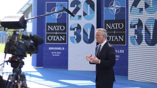 Генеральный секретарь НАТО Йенс Столтенберг проводит пресс-конференцию перед саммитом НАТО в Брюсселе