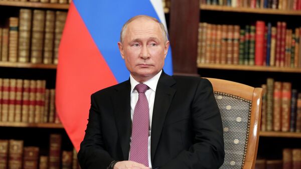 Президент РФ Владимир Путин во время встречи с президентом США Джо Байденом на вилле Ла Гранж