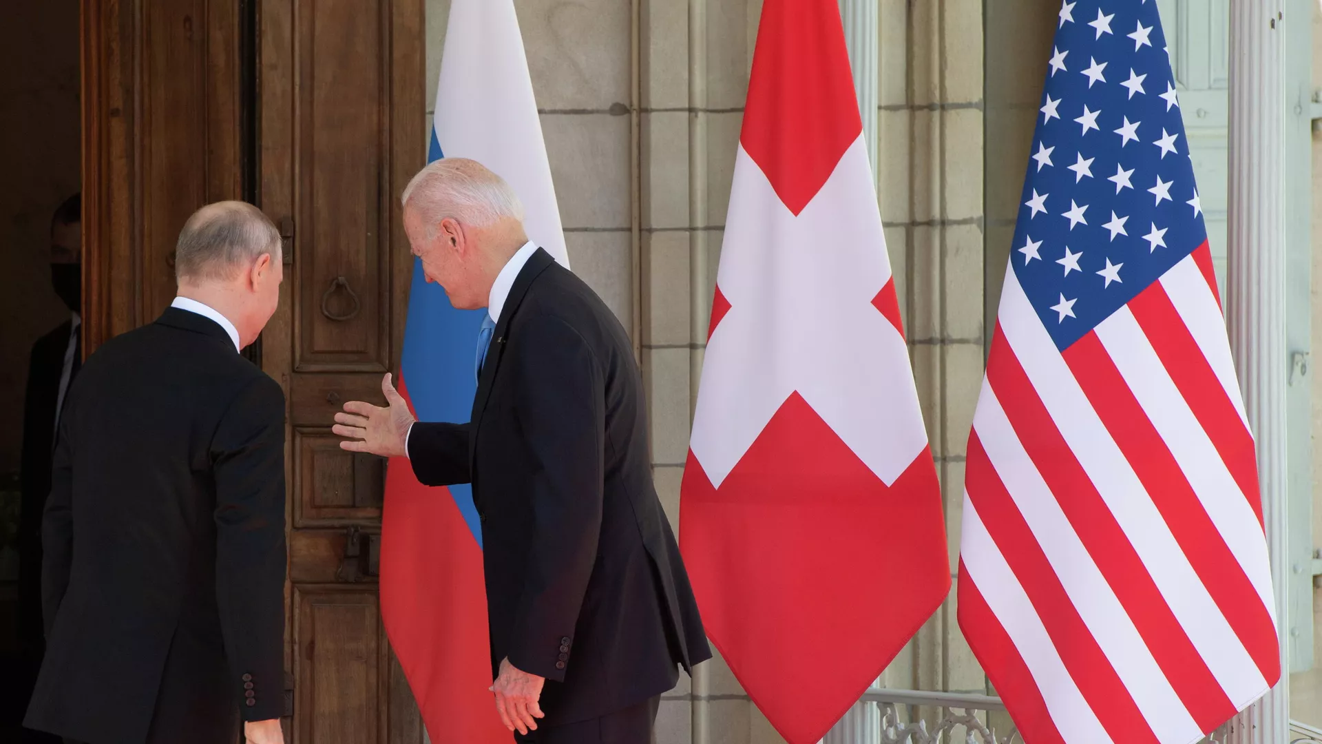 Президент РФ Владимир Путин и президент США Джо Байден во время встречи на вилле Ла Гранж в Женеве - РИА Новости, 1920, 16.06.2021