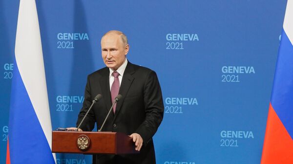 Президент России Владимир Путин на пресс-конференции по итогам переговоров с президентом США Джо Байденом в Женеве.