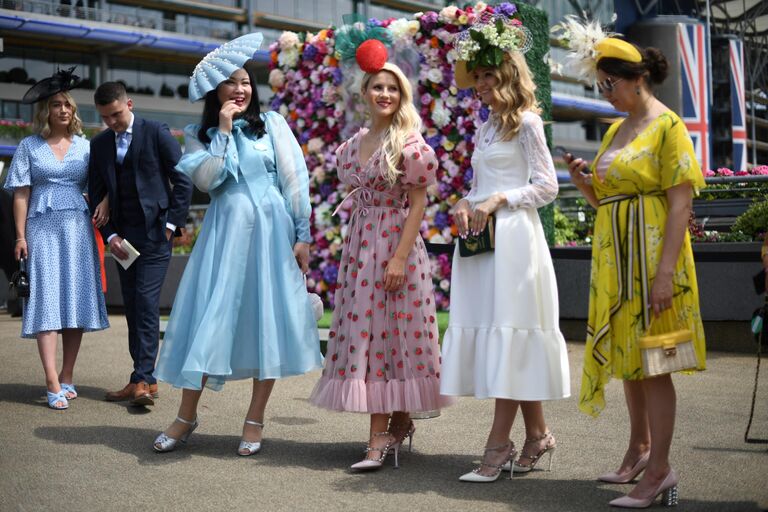 Посетительницы королевских скачек Royal Ascot