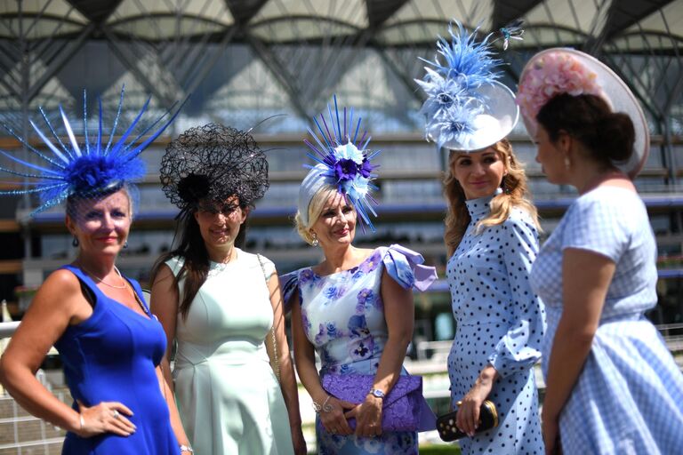 Посетительницы королевских скачек Royal Ascot