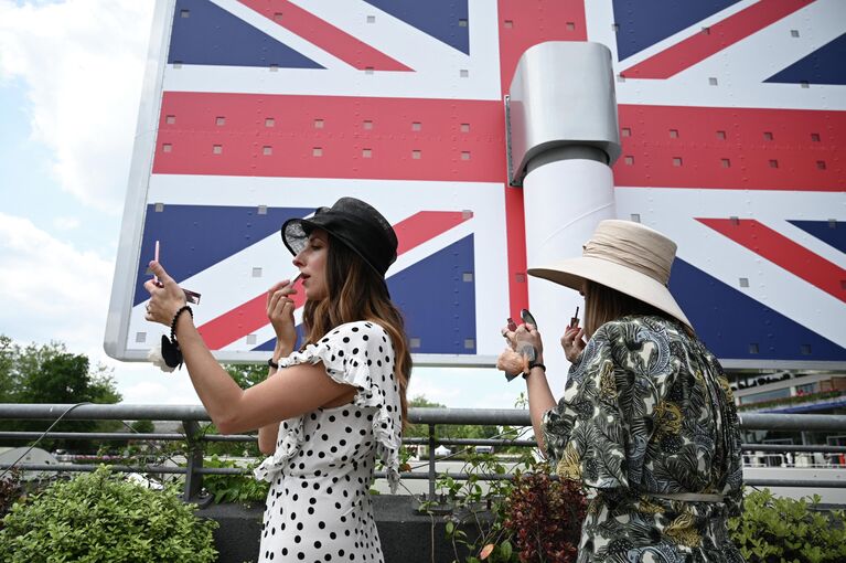 Посетительницы королевских скачек Royal Ascot