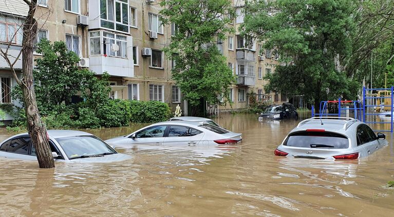 Последствия сильных ливней в Керчи