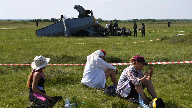 На месте крушения самолета Л-410 в Кемеровской области