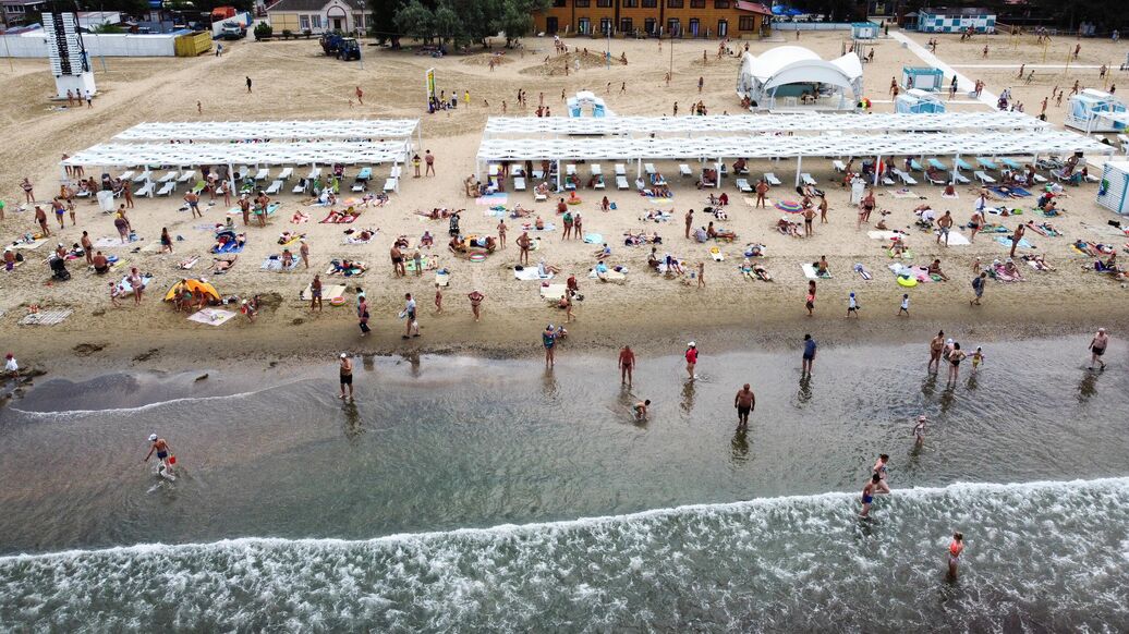 Купаться на морских пляжах скоро станет небезопасно, считает океанолог