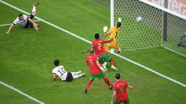 Игровой момент матча Португалия - Германия
