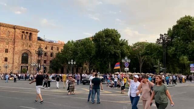 Сторонники Пашиняна собрались на митинг в центре Еревана - РИА Новости, 1920, 21.06.2021