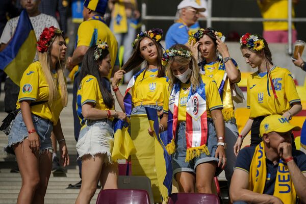 Болельщицы сборной Украины