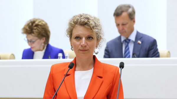 Аудитор Счетной палаты РФ Наталья Трунова выступает на заседании Совета Федерации РФ