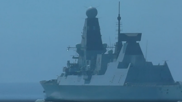 Минобороны и ФСБ России остановили нарушение границы эсминцем Defender ВМС Великобритании