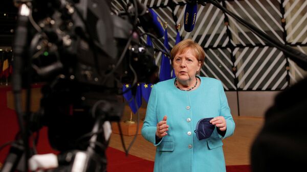 Канцлер Германии Ангела Меркель делает заявление в конце первого дня встречи лидеров Европейского Союза в Брюсселе
