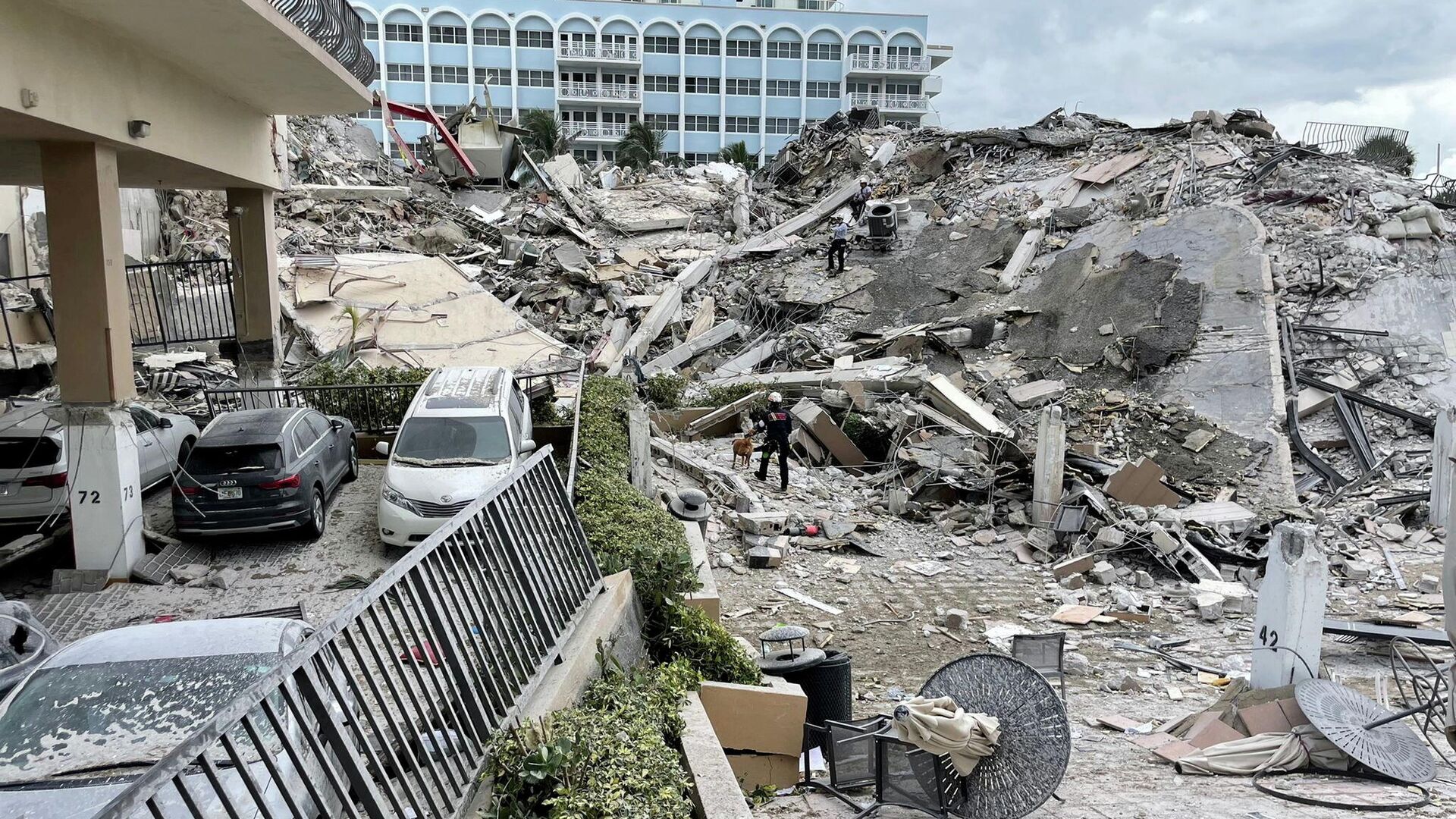 Обрушение многоэтажного здания в Майами, штат Флорида - РИА Новости, 1920, 27.06.2021