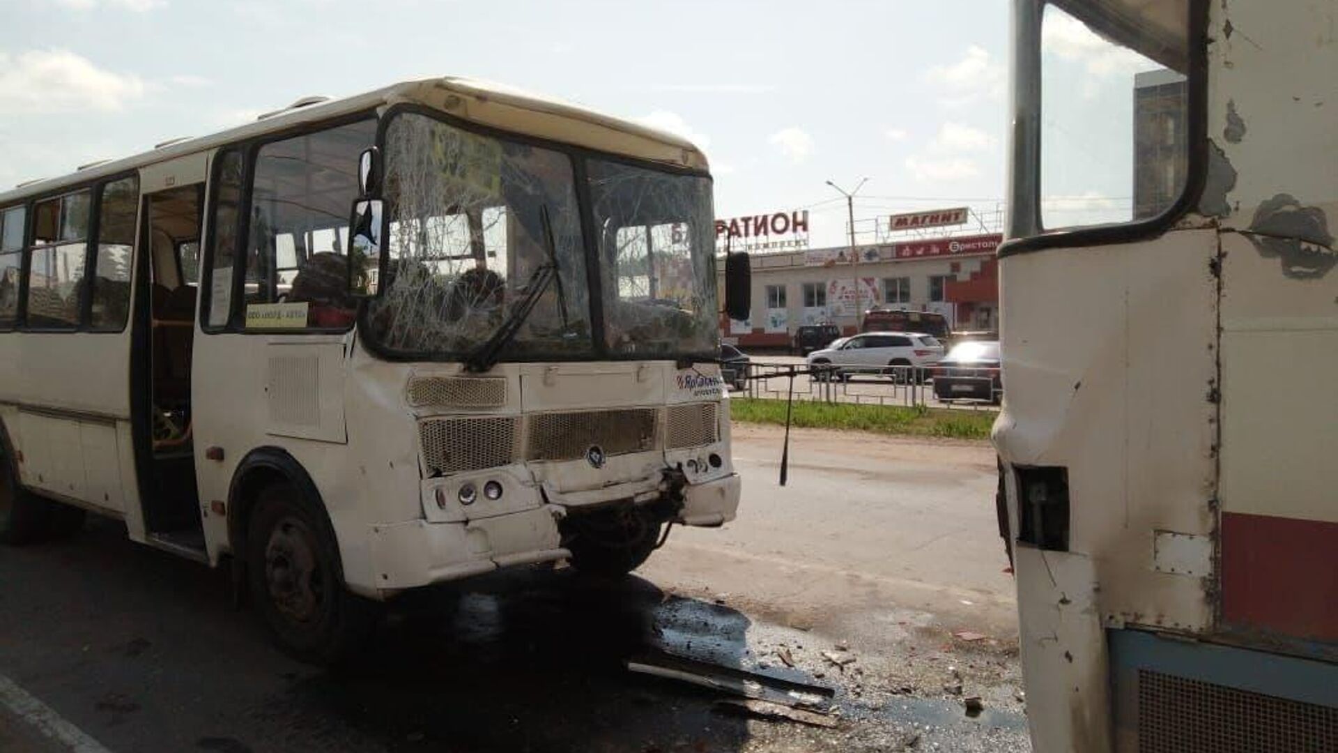 В Архангельской области восемь человек пострадали при ДТП с автобусами -  РИА Новости, 27.06.2021