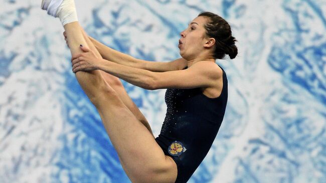Анна Корнетская (Россия) выступает в финальных соревнованиях в индивидуальных прыжках среди мужчин /женщин на чемпионате Европы по прыжкам на батуте 2021 в Сочи.