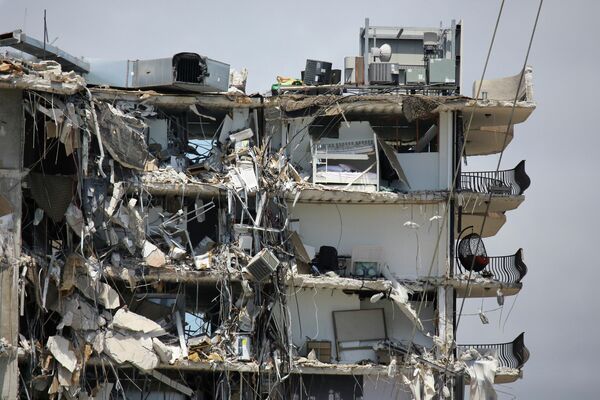 Обрушение многоэтажного здания в Майами, штат Флорида