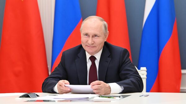 Президент России Владимир Путин провел беседу с председателем КНР Си Цзиньпином