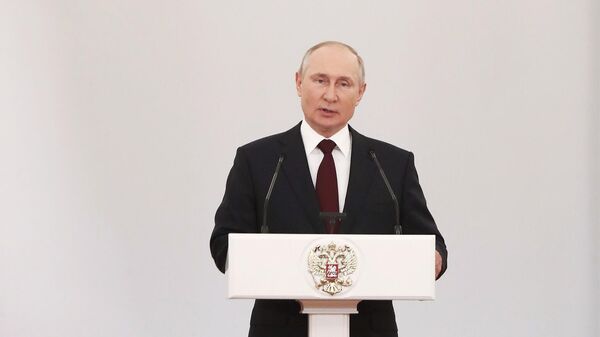 Президент РФ Владимир Путин во время встречи с выпускниками военных вузов